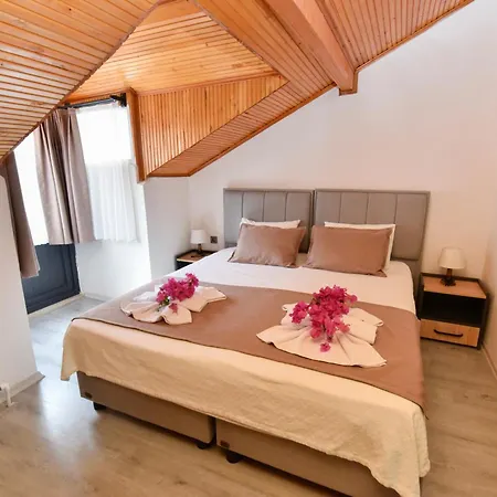 לינה וארוחת בוקר Mykonut Boutique 2*