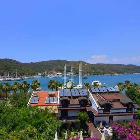 לינה וארוחת בוקר Mykonut Boutique 2*