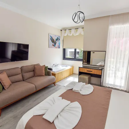 Mykonut Boutique 페티예