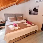 Bed and Breakfast Mykonut Boutique 2*